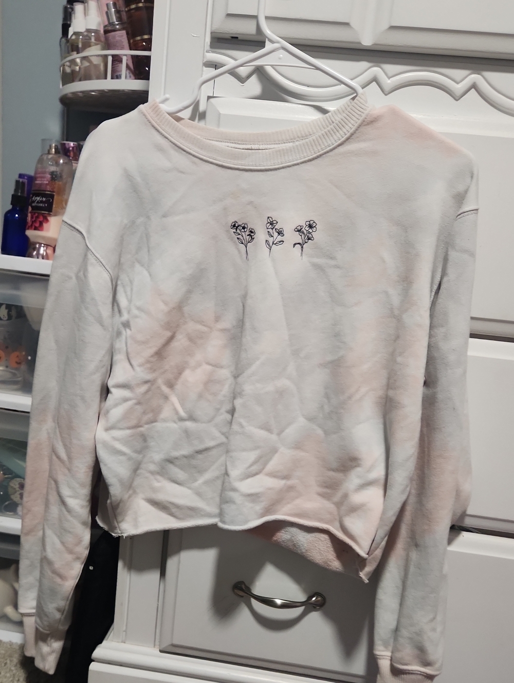Hollister Cream Tie-Dye Cropped Sweatshirt with Black Floral Embroidery